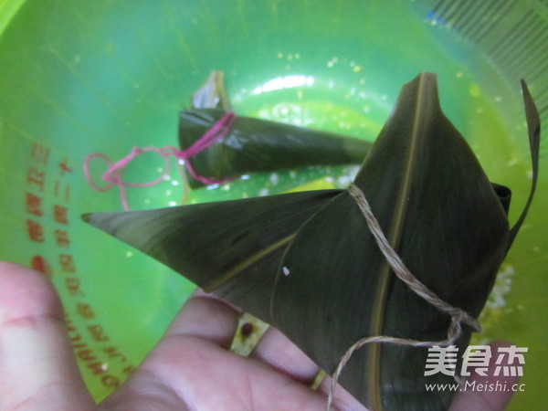 锥子型素<a href=/zt/zongzi target=_blank><u>粽子的做法</u></a>