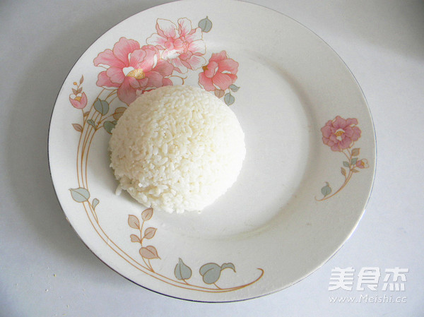 <a href=/shicai/shucai/QinCai/index.html target=_blank><u>芹菜</u></a>肉丝盖浇饭的做法