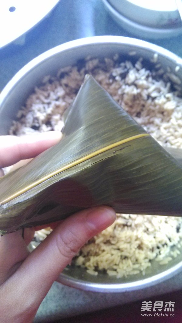 八宝辣酱<a href=/zt/zongzi target=_blank><u>粽子的做法</u></a>