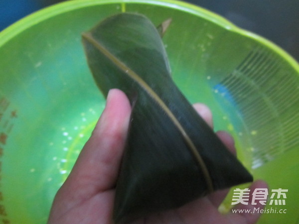 锥子型素<a href=/zt/zongzi target=_blank><u>粽子的做法</u></a>