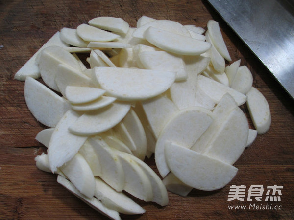 笋干菜炒<a href=/shicai/shucai/JiaoBai/index.html target=_blank><u>茭白</u></a>的做法