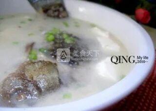 鲫<a href=/shicai/shuichanpin/YuDoufu/index.html target=_blank><u>鱼<a href=/shicai/mimian/DouFu/index.html target=_blank><u>豆腐</u></a></u></a>汤