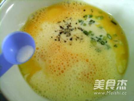 亚麻籽油<a href=/shicai/shucai/MoGu/index.html target=_blank><u>蘑菇</u></a>烘蛋土司蒸糕的做法