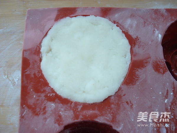 豆沙<a href=/shicai/shucai/ShanYao/index.html target=_blank><u>山药</u></a>糕的做法