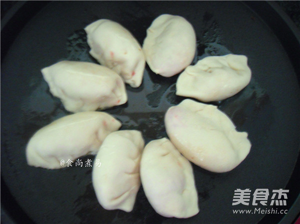 #苏泊尔季度奖#<a href=/shicai/rouqin/NiuRou/index.html target=_blank><u>牛肉</u></a>冰花饺的做法