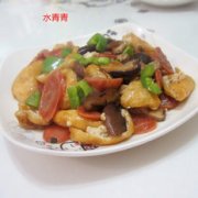 青椒香肠油豆腐丝的做法