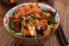 年夜饭推荐：青蒜辣椒凹锅肉