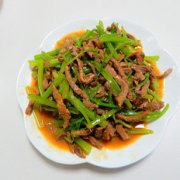 芹菜炒牛肉丝的做法