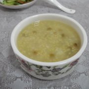 【小米绿豆粥】小米绿豆粥的功效_小米绿豆粥的做法