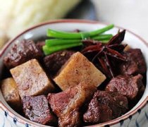 【芋头炖牛肉】芋头炖牛肉的做法_芋头炖牛肉的营养成分
