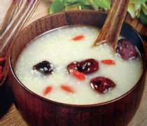 【薏米大米粥的功效】薏米大米粥的营养价值_薏米大米粥的做法