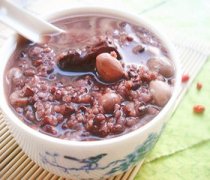 【红枣黑米粥的做法】红枣黑米粥怎样做好吃_红枣黑米粥的功效作用