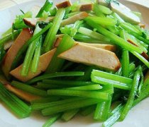 【炒芹菜的做法大全】炒芹菜怎么做好吃_芹菜叶子能吃吗