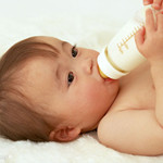 母乳喂养可提高宝宝智力