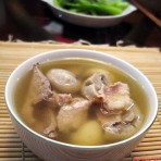 口蘑猪肝排骨汤的做法