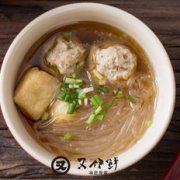 肉丸油豆腐粉丝汤的做法