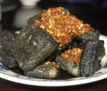 【黑色臭豆腐怎么做】臭豆腐为什么是黑色_如何辨别臭豆腐的优劣