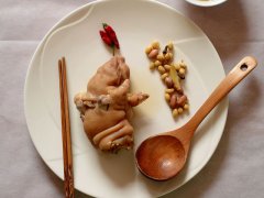 花生黄豆猪蹄汤的做法