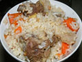 电饭锅煲米饭羊肉的做法