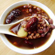 【红豆薏米的功效】薏米红豆粥的功效_薏米红豆粥的做法