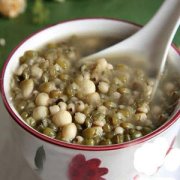 【绿豆薏米芡实粥】绿豆薏米芡实粥的做法_绿豆薏米芡实粥的禁忌