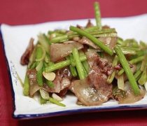 【芹菜炒肉片】芹菜炒肉片的做法_芹菜炒肉片怎么做好吃