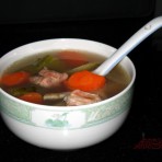 青红萝卜排骨汤的做法
