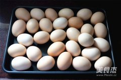 自制出油咸鸡蛋的做法