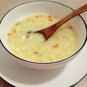鸡蛋萝卜小米粥的做法